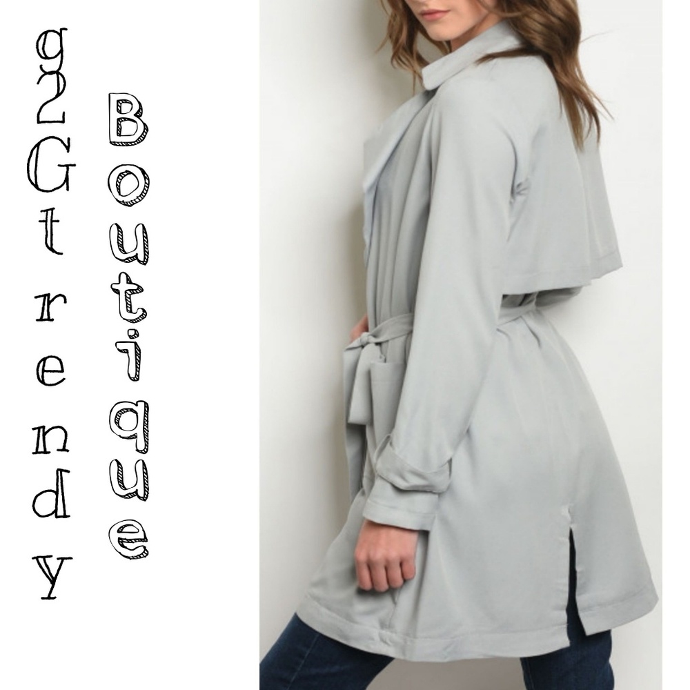 🏃‍♀️2 left 🏃‍♀️gray long jacket